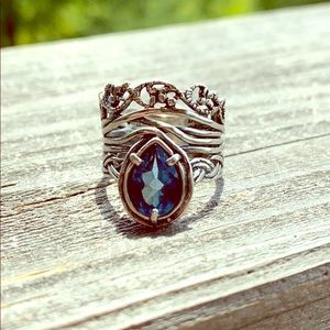 Gemstone ring